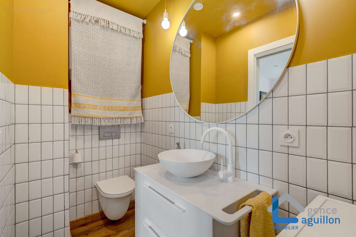Proche baie superbe t1bis entierement renove   coup de coeur assure ! - photo 11