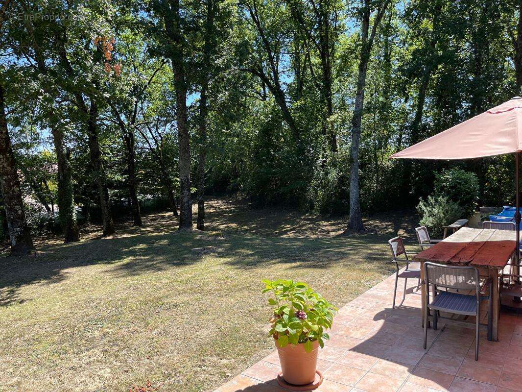 Maison sur deux niveaux avec jardin clôturé, à proximité de Villeréal - photo 15