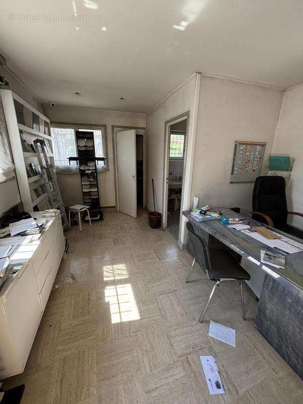 Commerce à MONTREUIL