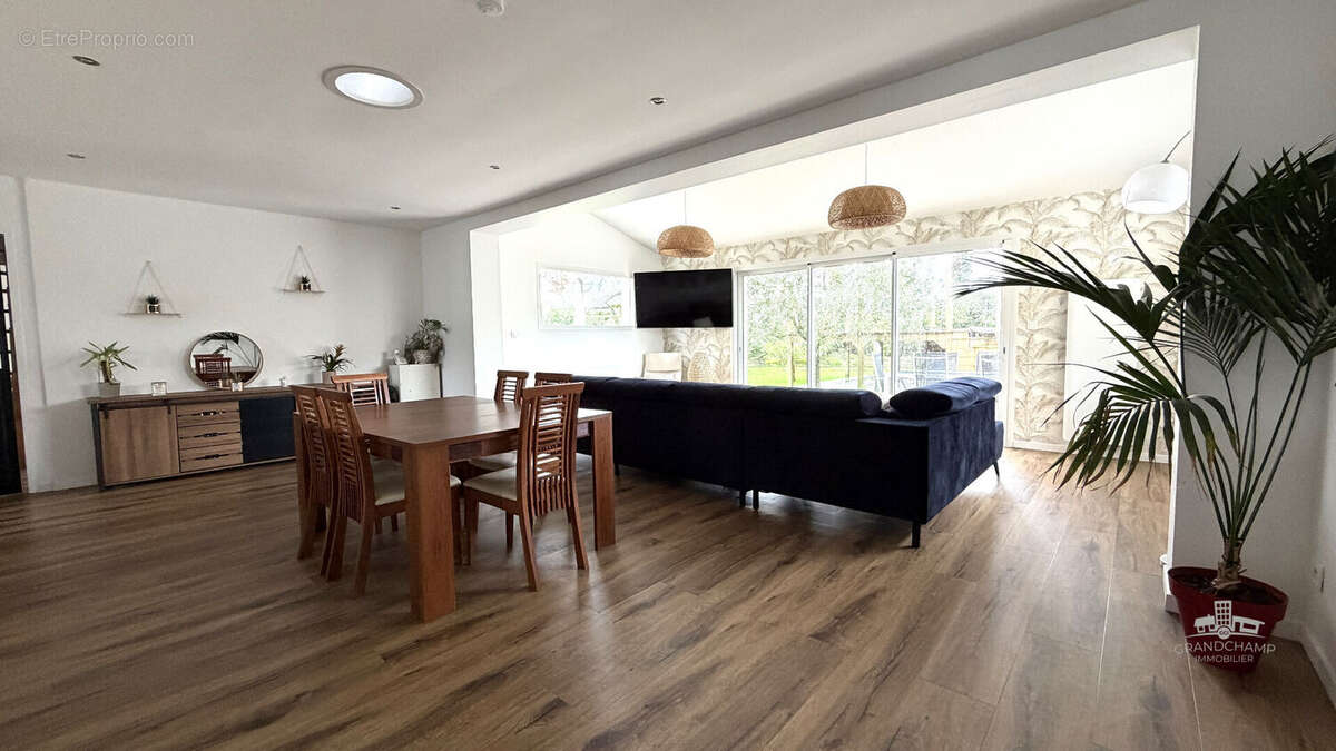 Maison à GRANDCHAMPS-DES-FONTAINES