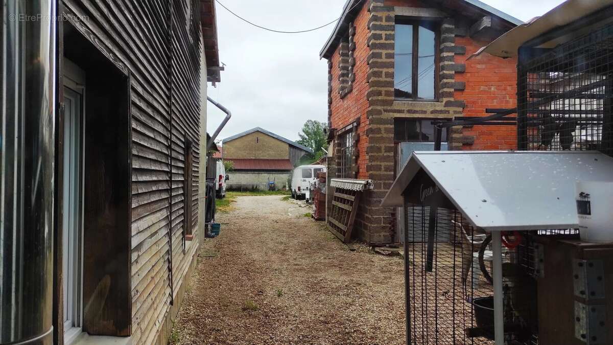 Maison à ECLARON-BRAUCOURT-SAINTE-LIVIERE