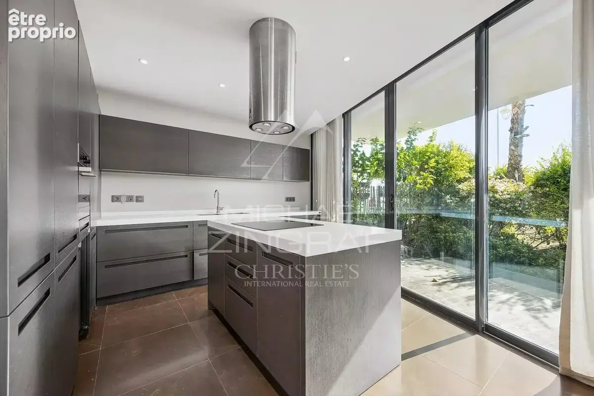 Cannes Palm Beach — Exceptionnel triplex de 462m2 en front de mer avec terrasses et jardin - photo 23