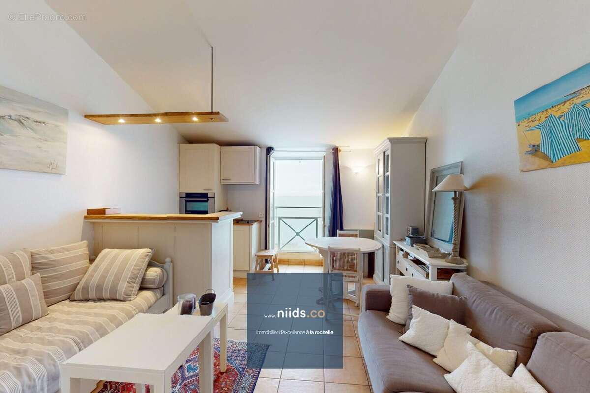 Appartement à LA FLOTTE