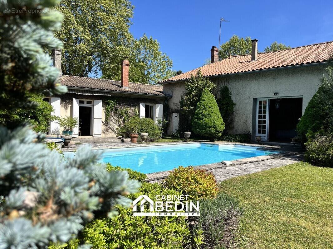 Maison à BLANQUEFORT