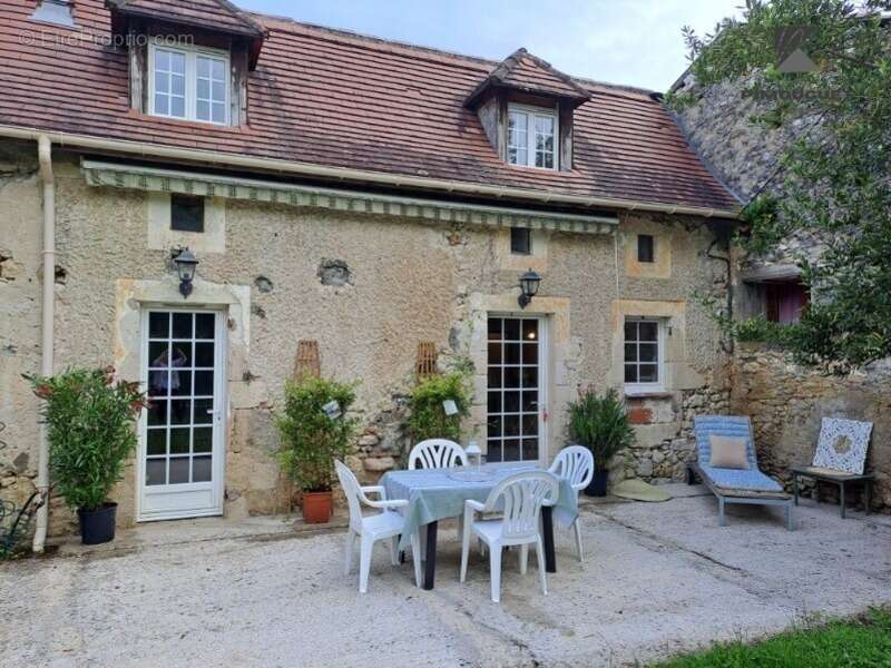 Maison à MONTAZEAU