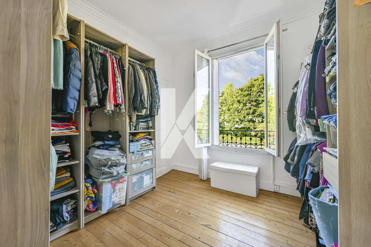 Dressing (possible 2eme chambre ou double séjour) - Appartement à RUEIL-MALMAISON