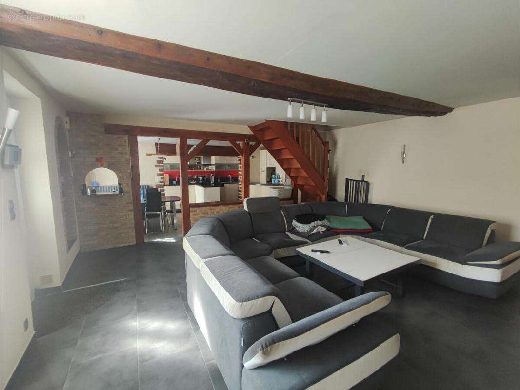 Maison à SAINT-OUEN-DE-MIMBRE