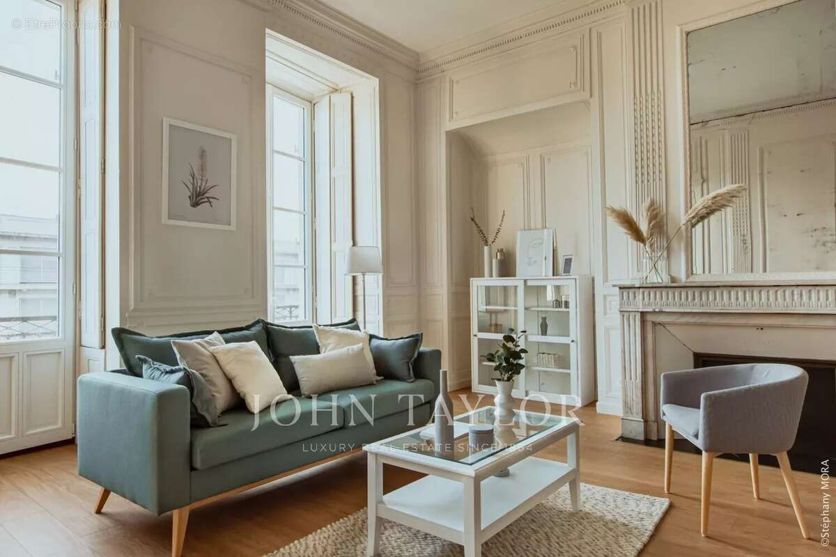 Appartement de caractère avec balcons - Chartrons - John Taylor Bordeaux - photo 2