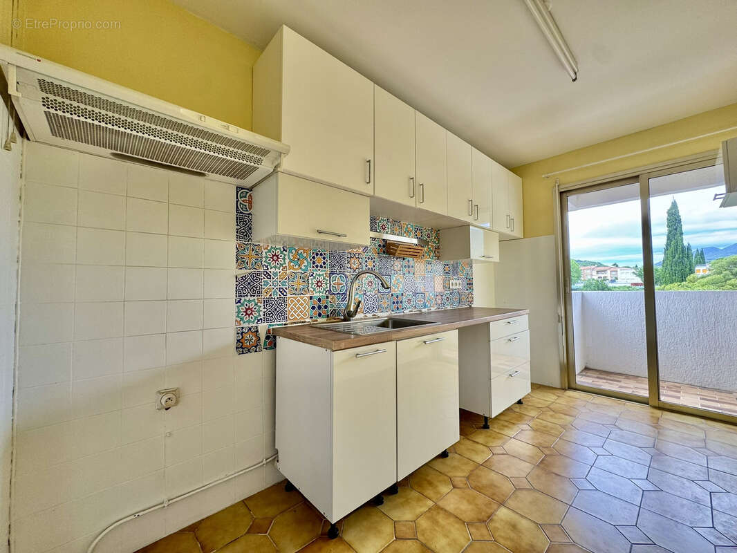 Nyons - appt t3 / terrasse / ascenseur / garage / cave - photo 9