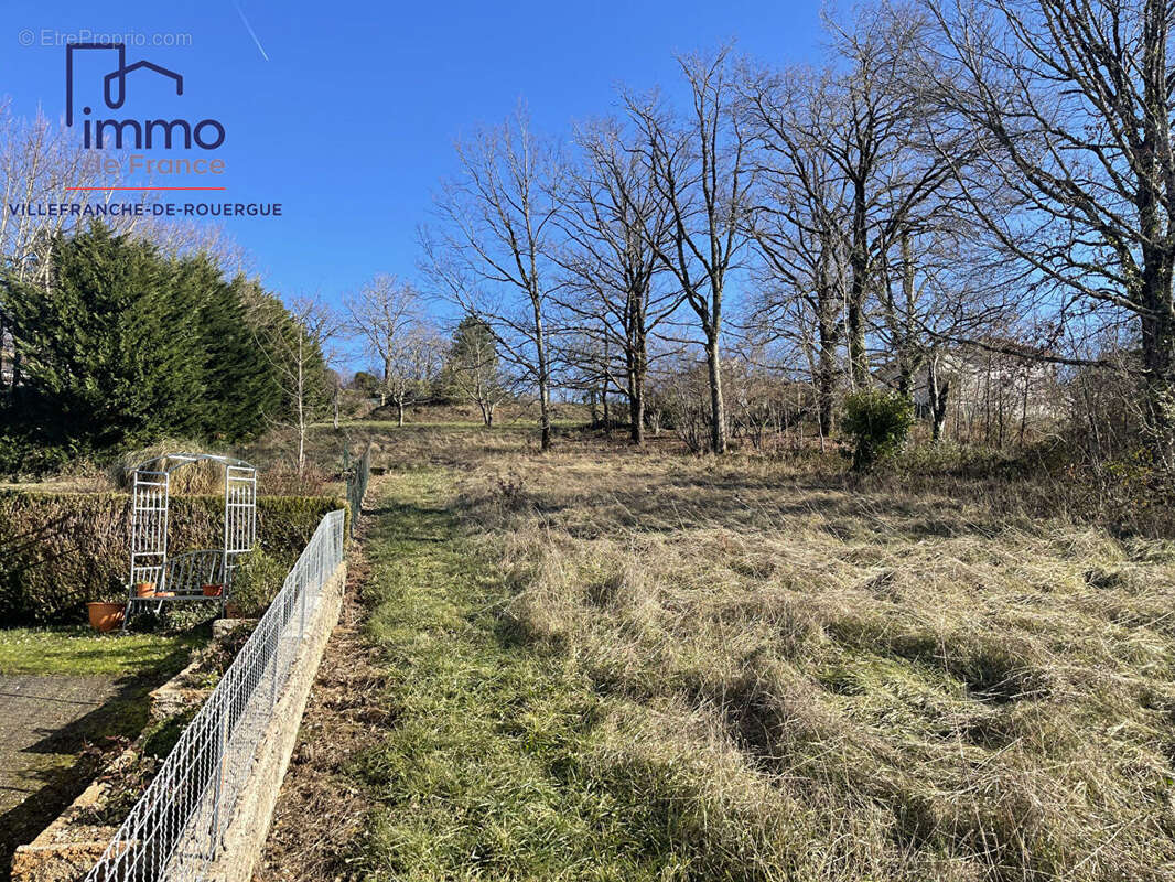 Terrain à VILLEFRANCHE-DE-ROUERGUE