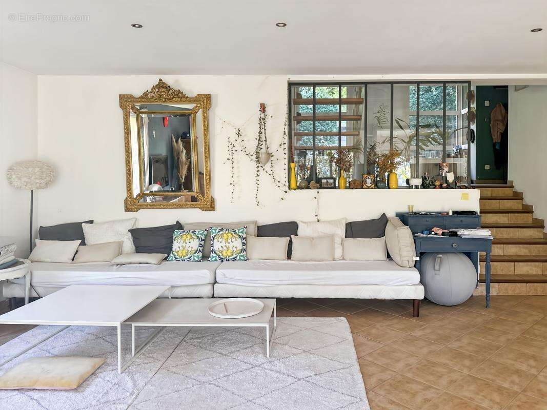 Maison de 140 m² - Trois chambres et un bureau - 1500 m² en restanques - photo 4