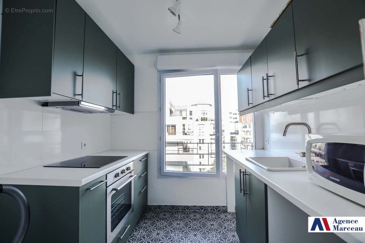 Appartement à COURBEVOIE