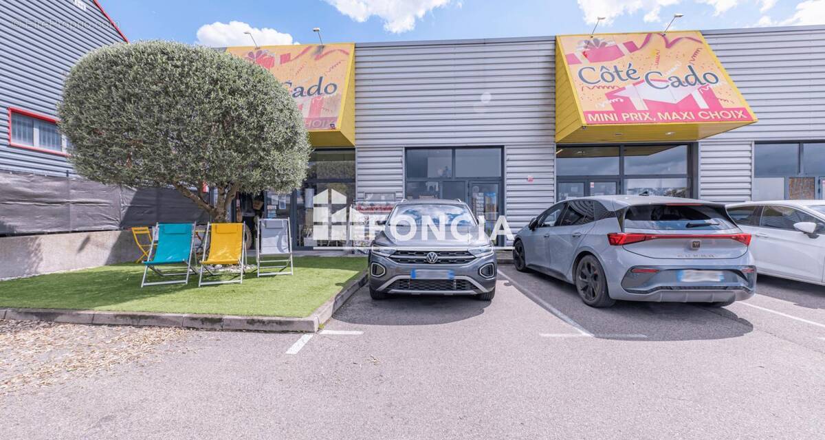 Commerce à SAINT-CLAIR-DU-RHONE