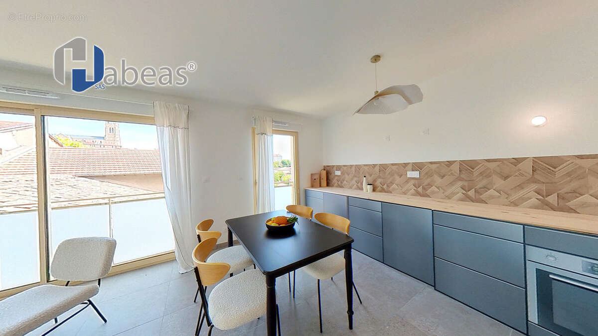 Appartement à SAINTE-FOY-LES-LYON