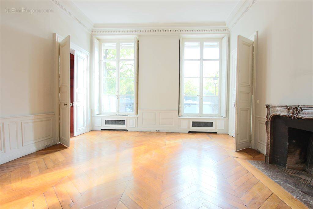 Appartement à PARIS-4E