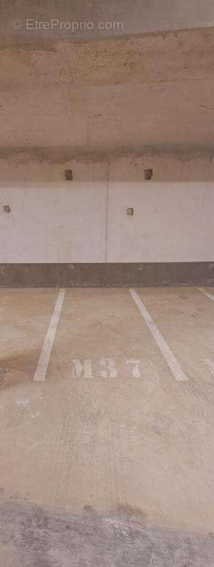 Parking à MARSEILLE-9E