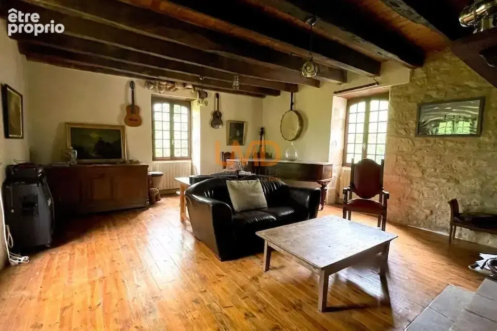 Maison à NAUSSAC