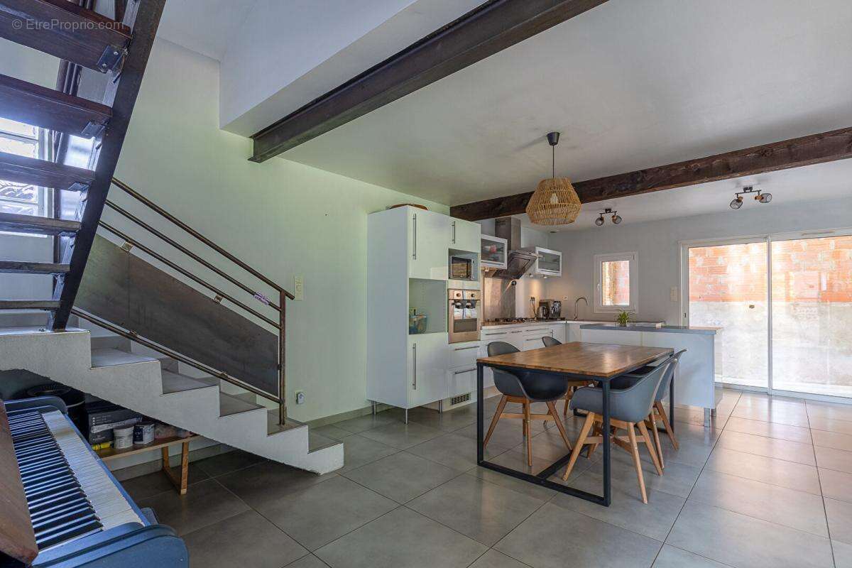 A VENDRE Maison 5 P 140 m2 3 chambres a Canals - 82170 - photo 6