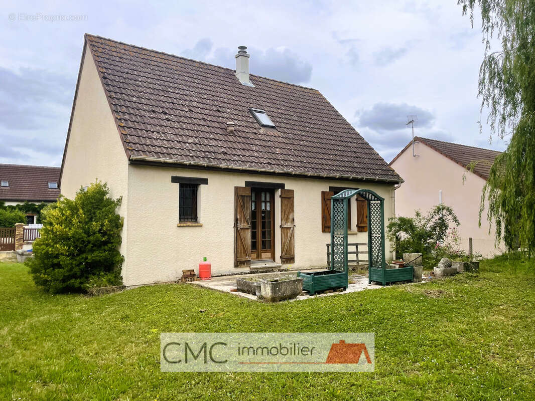 Maison à BEAUVILLIERS