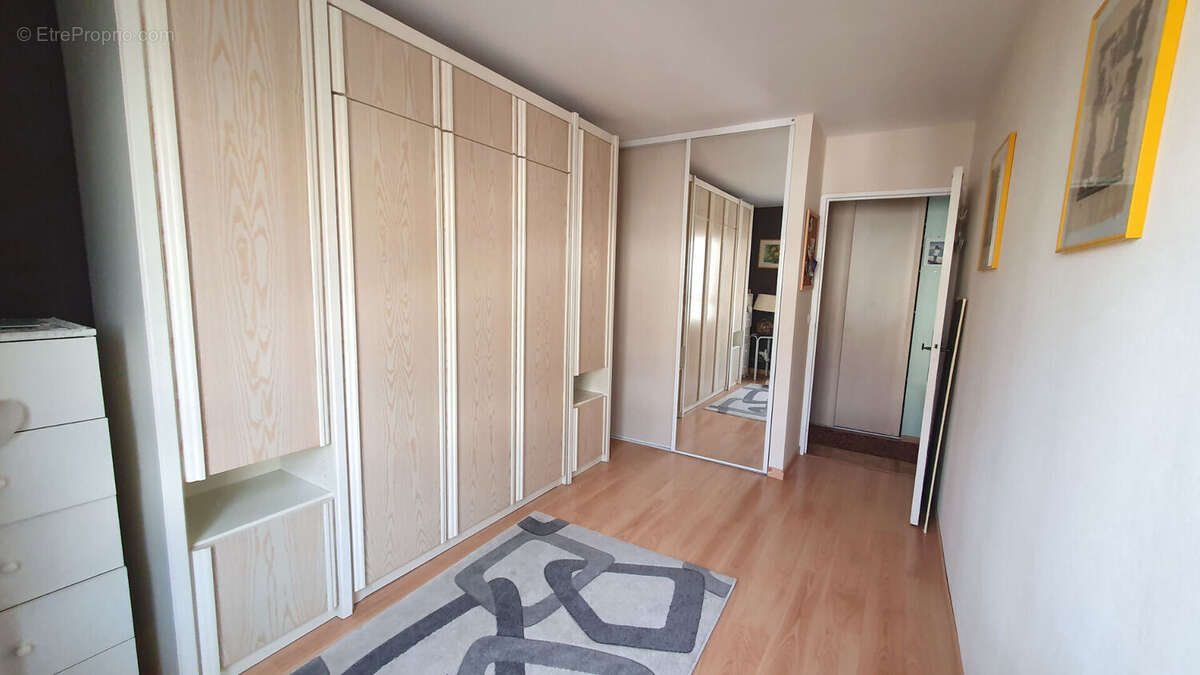 Appartement à L'HAY-LES-ROSES