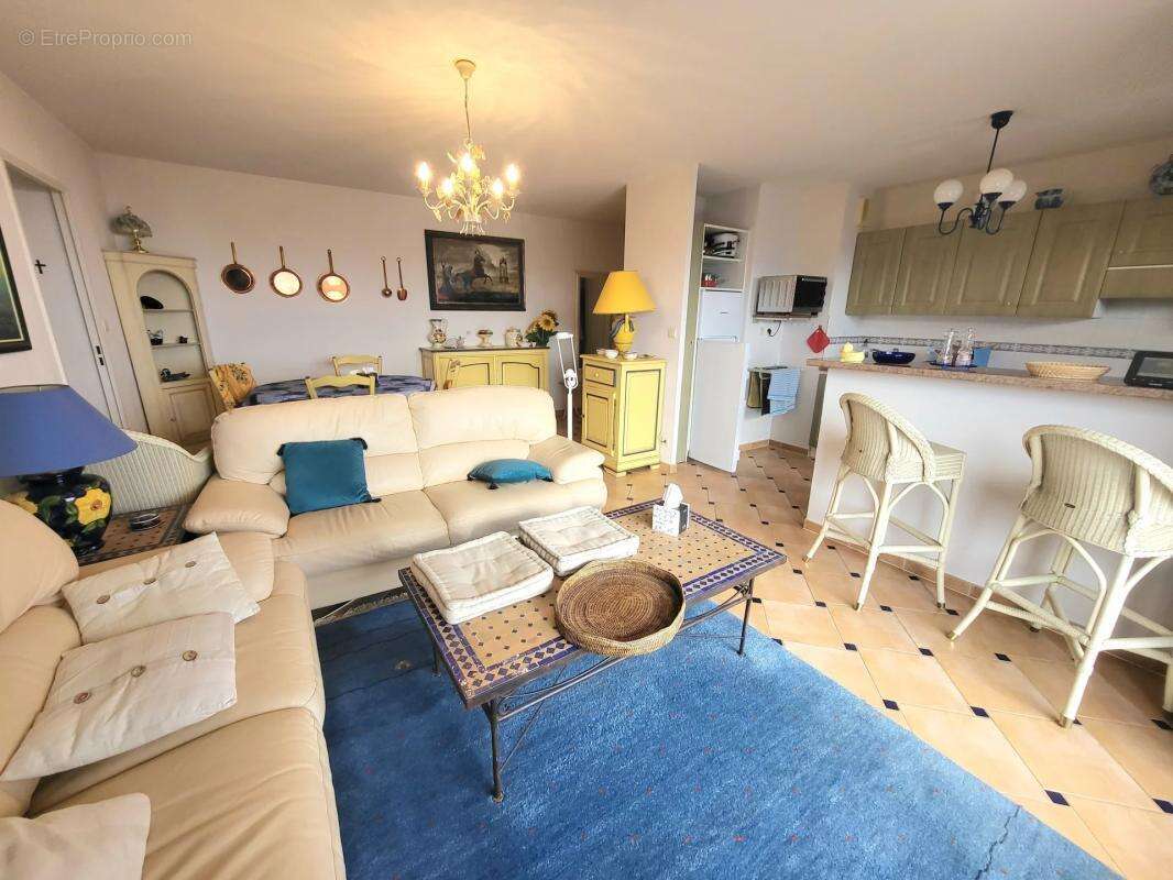 Appartement à MANDELIEU-LA-NAPOULE