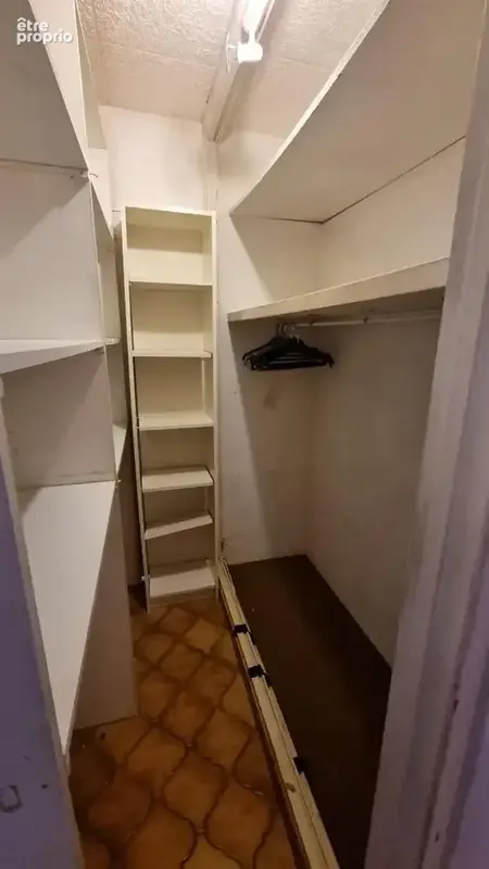 F4 80m² avec balcon, cave et 2 parkings privatifs - Proche toutes commodités - photo 9