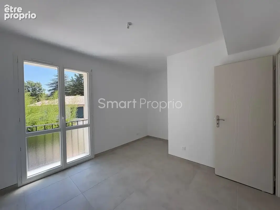 Gréoux-les-bains   appartement 4 pièces   3 chambres   grand balcon   vue dégagée - photo 7