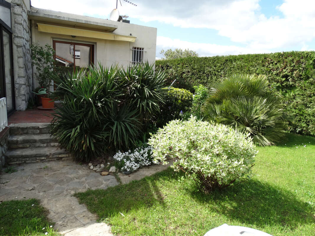 Maison à LA ROCHE-DE-GLUN