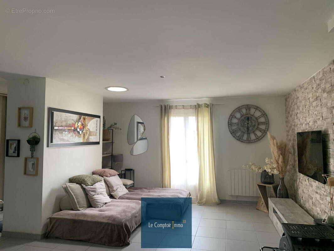 Maison à AMBARES-ET-LAGRAVE