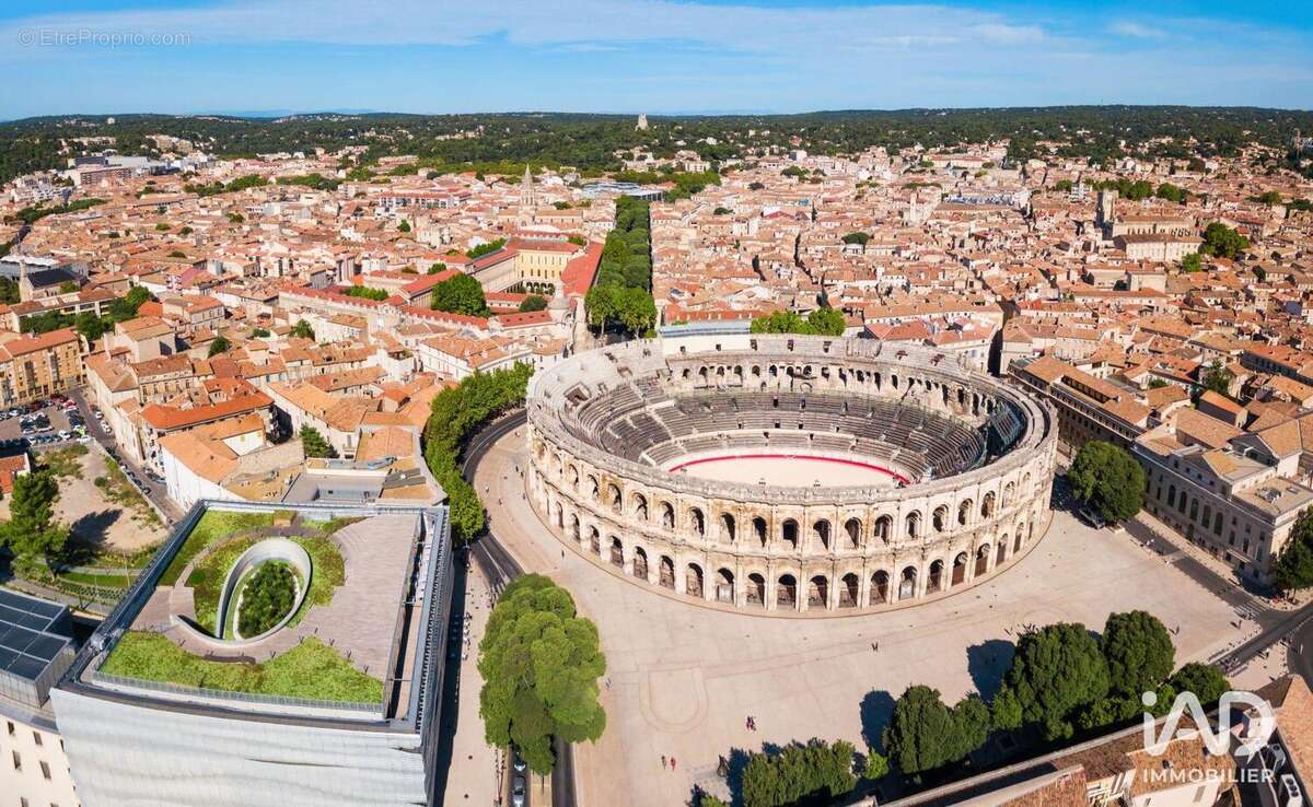 Photo 2 - Commerce à NIMES
