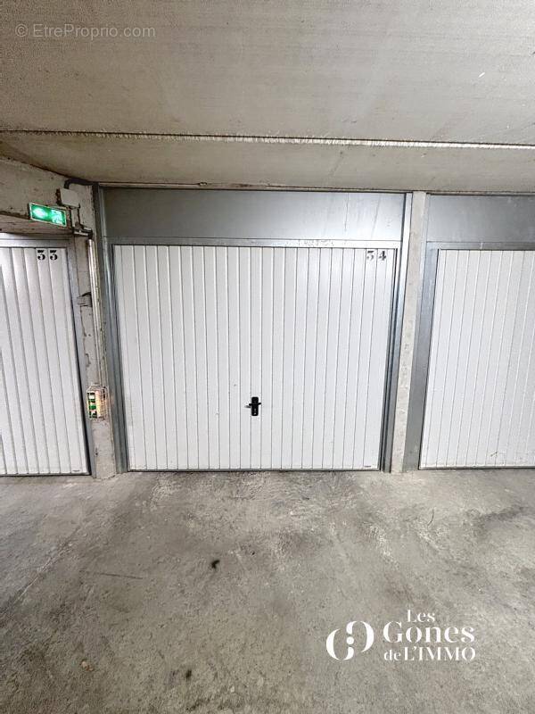 Parking à VILLEURBANNE