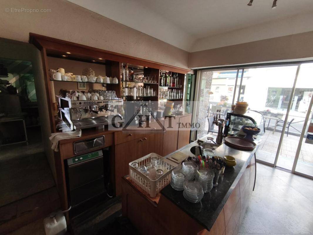 Commerce à VALLAURIS