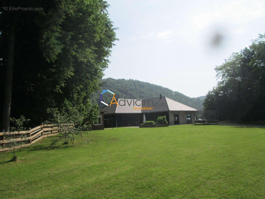 Maison à RADDON-ET-CHAPENDU