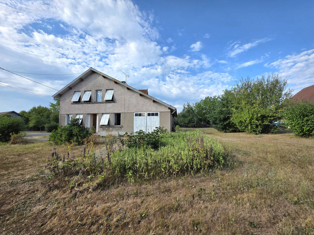 Maison à CHAMPAGNEY