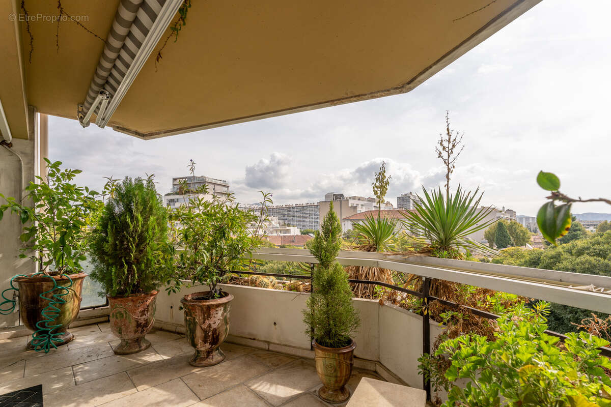 Appartement à MARSEILLE-8E