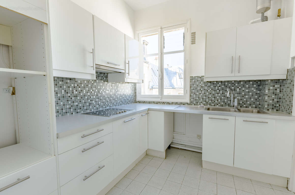 Appartement à PARIS-8E