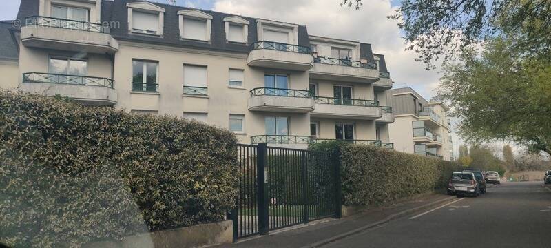 Parking à CHENNEVIERES-SUR-MARNE