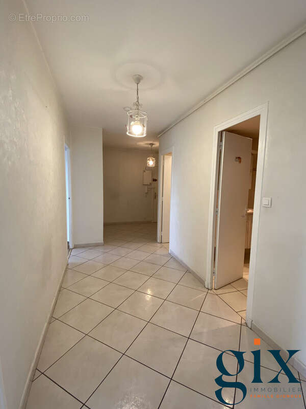 Appartement à MEYLAN