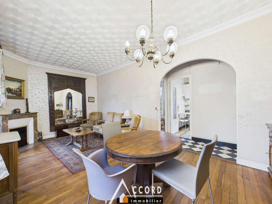 Maison à SARTROUVILLE