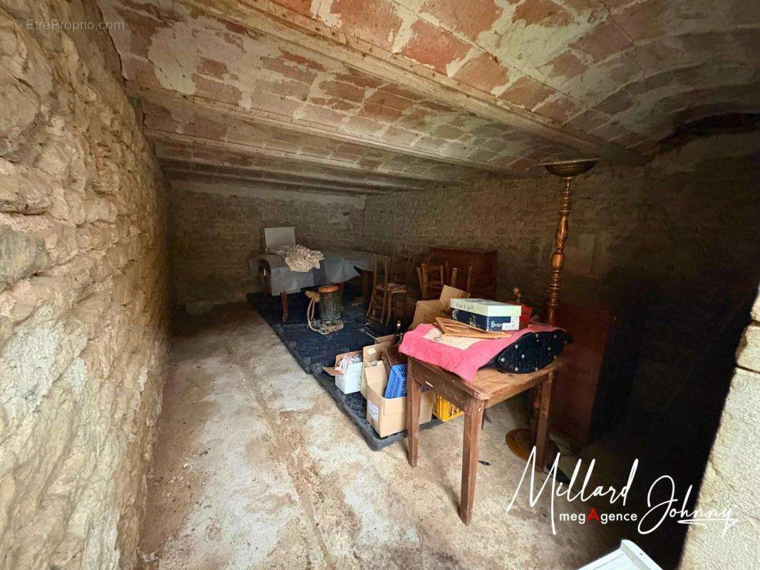 Terrain à VAUX-EN-PRE