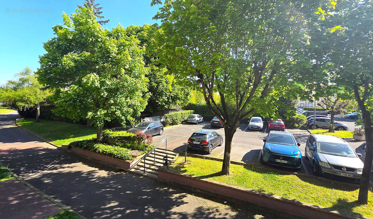 Appartement à HOUILLES