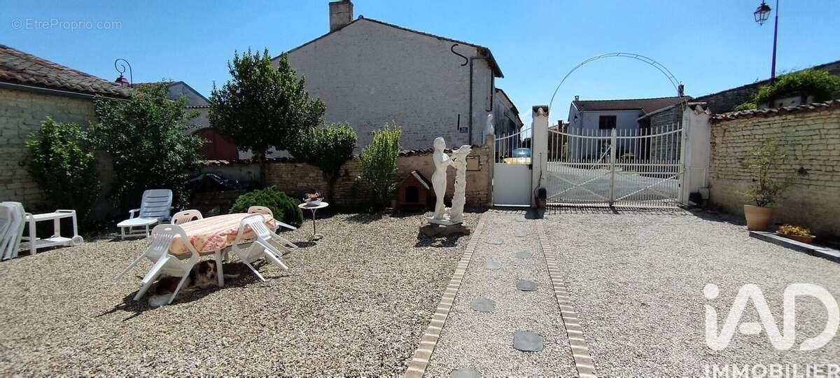 Maison 159 m² à Gourvillette  - photo 3