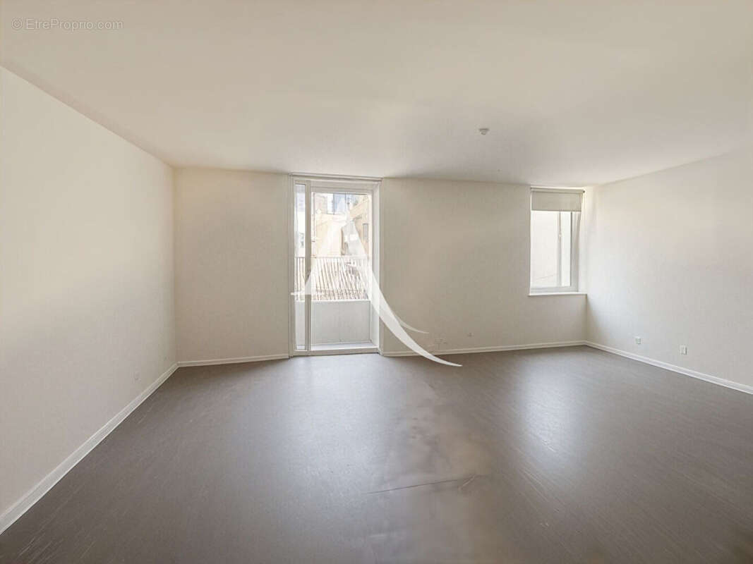 Cannes centre - proche rue d'antibes - studio transformable 2 pièces -  investissement locatif - photo 2