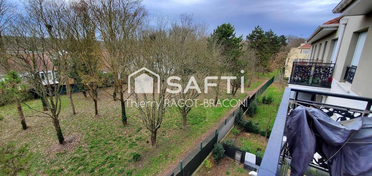 Photo 1 - Appartement à JOUY-LE-MOUTIER
