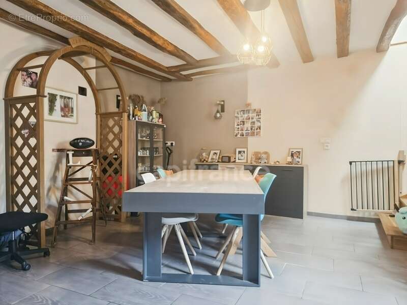 Maison de campagne avec 4 chambres, potentiel d'aménagement et terrain sans vis-à-vis à Tresson - photo 4