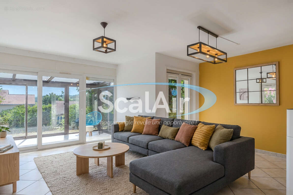 Pavillon familial 6 pièces de 110 m² avec piscine chauffée - photo 2