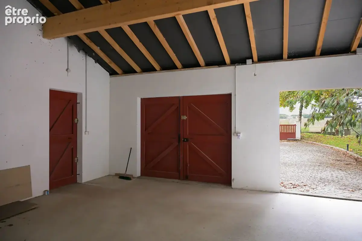 Une ferme de 1859, ses 4 600 m² de parc et sa piscine - photo 27