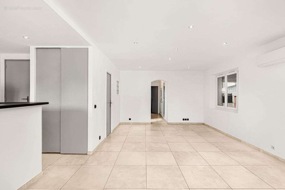 Appartement à PEYMEINADE