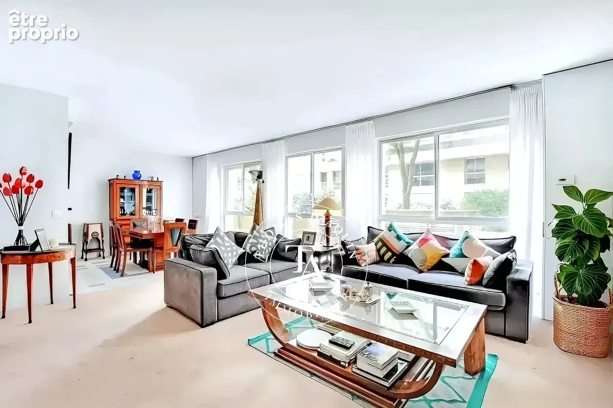 Appartement à PARIS-7E