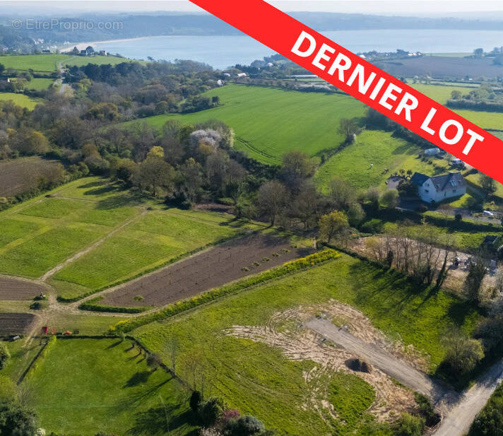 Terrain à TREDREZ-LOCQUEMEAU
